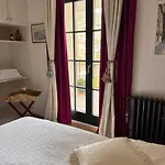 Nomad 4* موستار